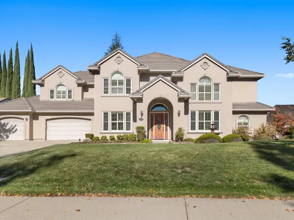 827 Lake Front Dr, Sacramento, CA 95831