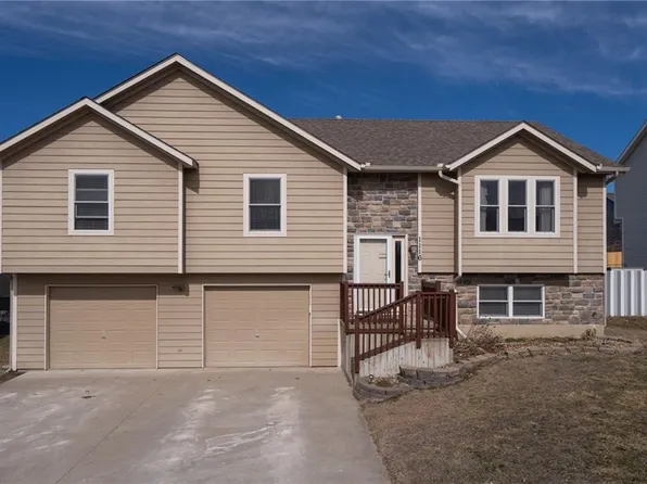 1116 W 13th Ln, Eudora, KS 66025