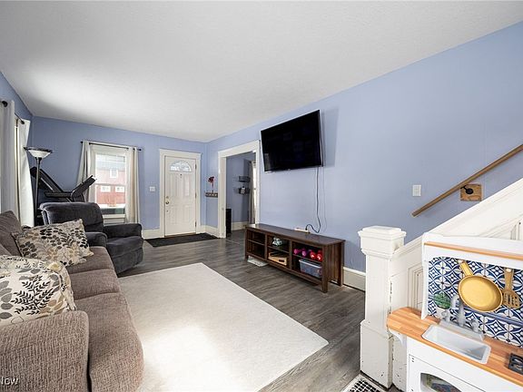 4th image of 96 W Ohio Ave