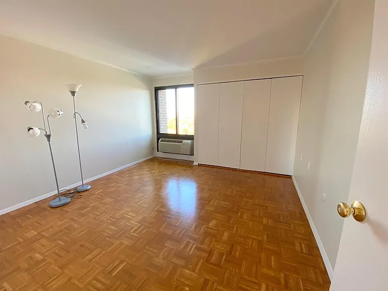 1105 Massachusetts Ave #8H — Photo 8