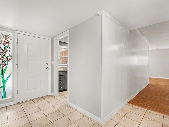 3rd image of 714 Coulter Pl