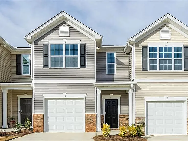 1185 Evelynnview Ln — Photo 1