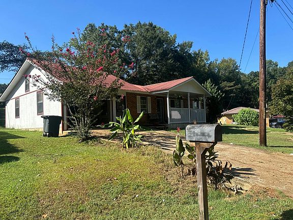 3rd image of 417 11th Ln NW