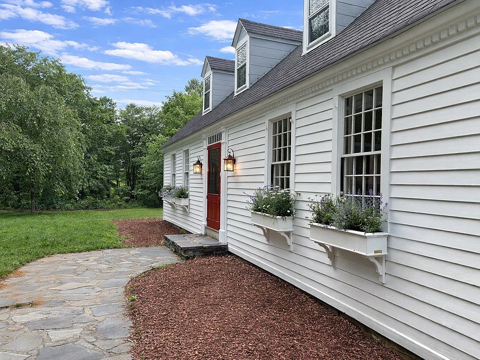 11 Strawberry Hill, Brattleboro, VT 05301 | Zillow