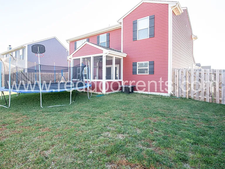 806 Kelly Pass — Photo 32
