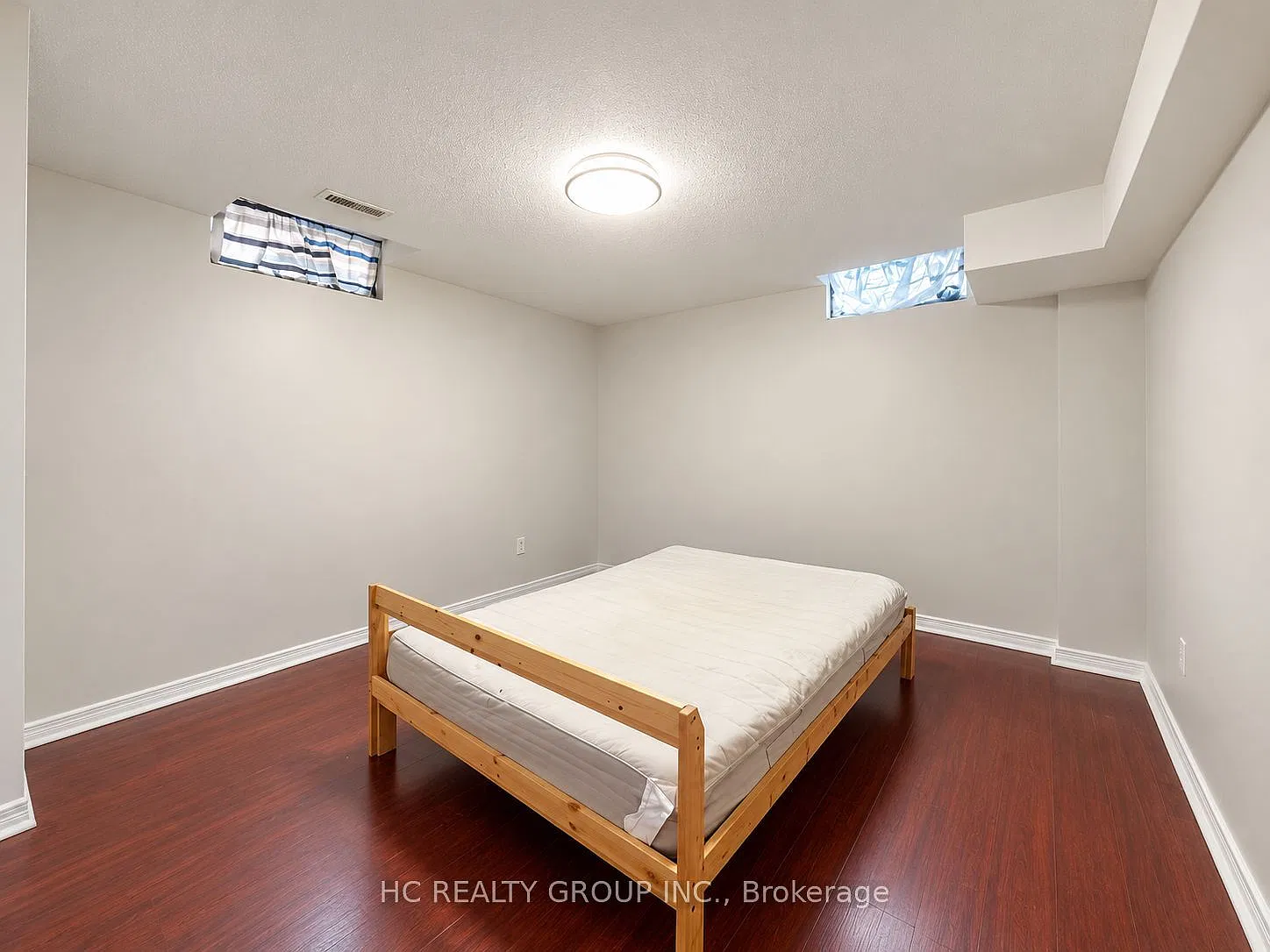 2 bed, $1,400 — Photo 4
