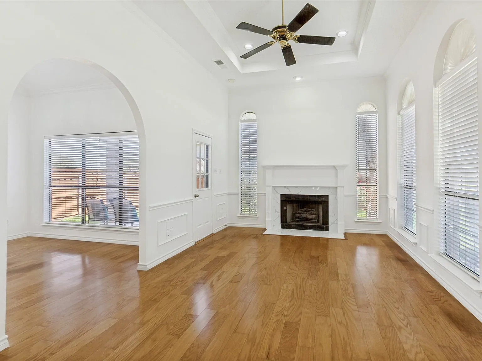 4 bed, 3.0 bath, 2037 sqft, $2,900 — Photo 4