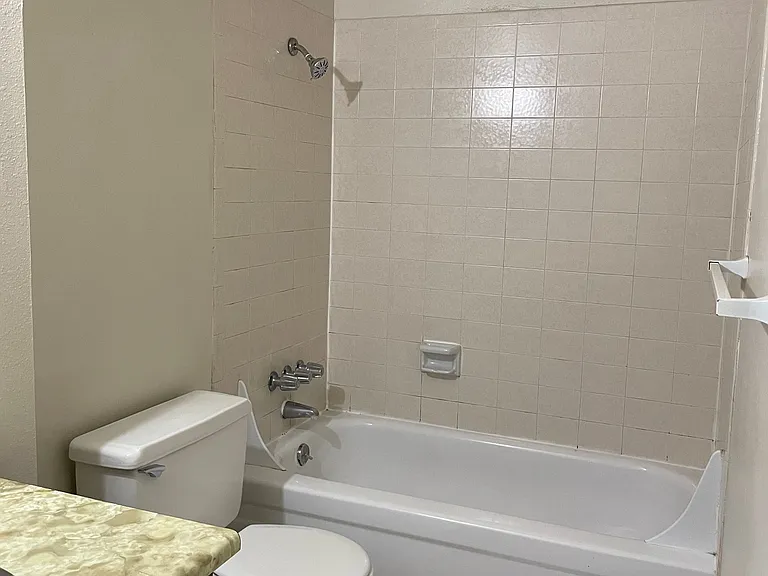 27 E 600 N — Photo 7