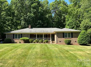 239 Hickory Lane Dr, Mount Holly, NC 28120