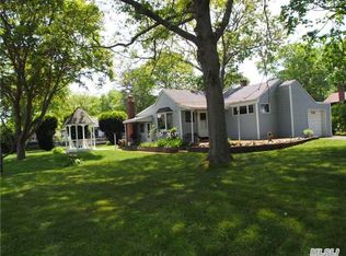 176 Pauline St, Holbrook, NY 11741