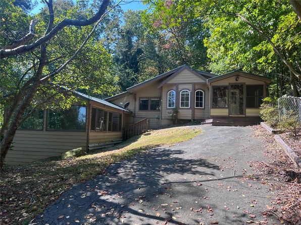 45 Acorn Trl, Cleveland, GA 30528