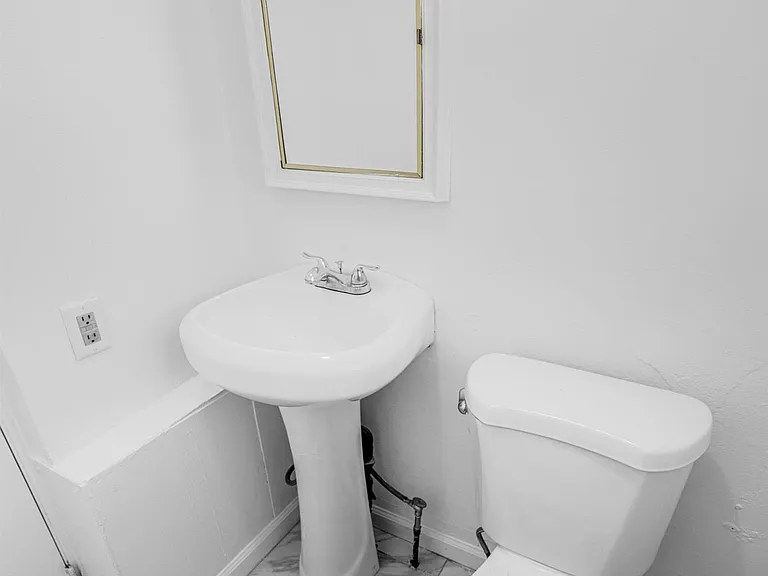 7 N Jefferson Ave — Photo 22
