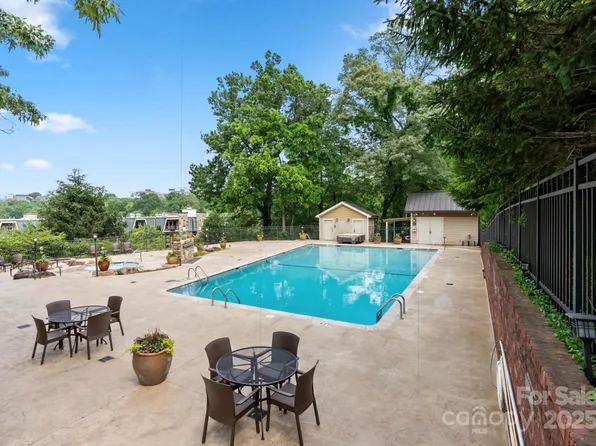 114 Bowling Park Rd, Asheville, NC 28803