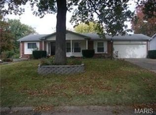 2335 Wedgwood Dr W, Florissant, MO