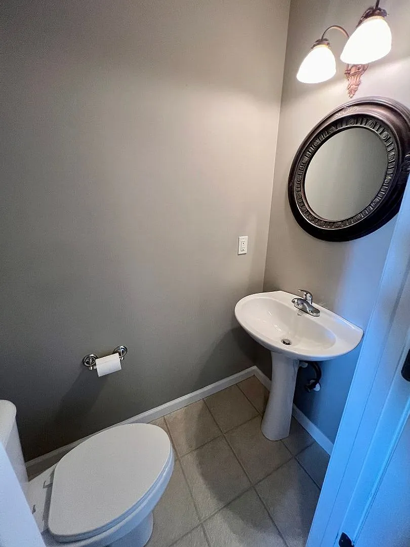 3 BR 2.5 Home+ Lrg Bonus, *Fenced Backyard* Blackman Area — Photo 4