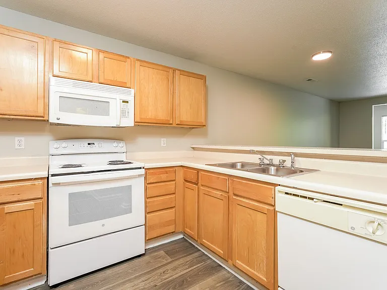 Wendover Ridge Apartments — Photo 22