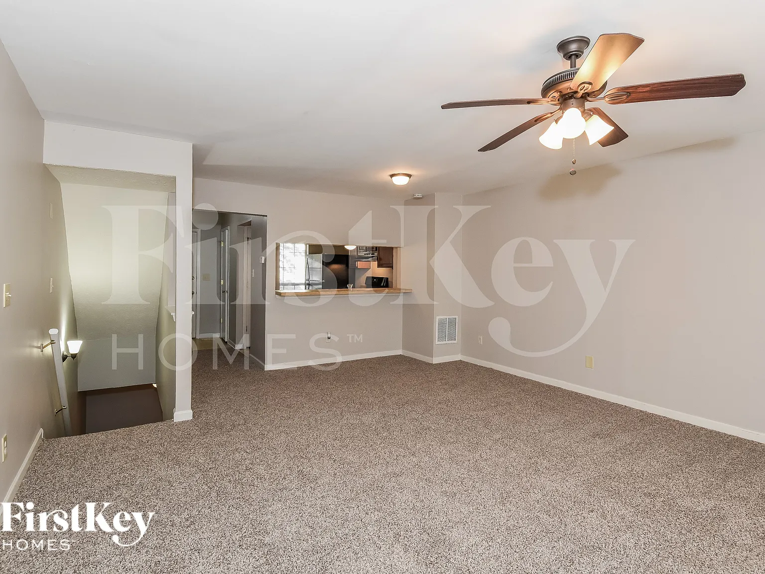 3 bed, 3.0 bath, 1600 sqft, $2,230 — Photo 4