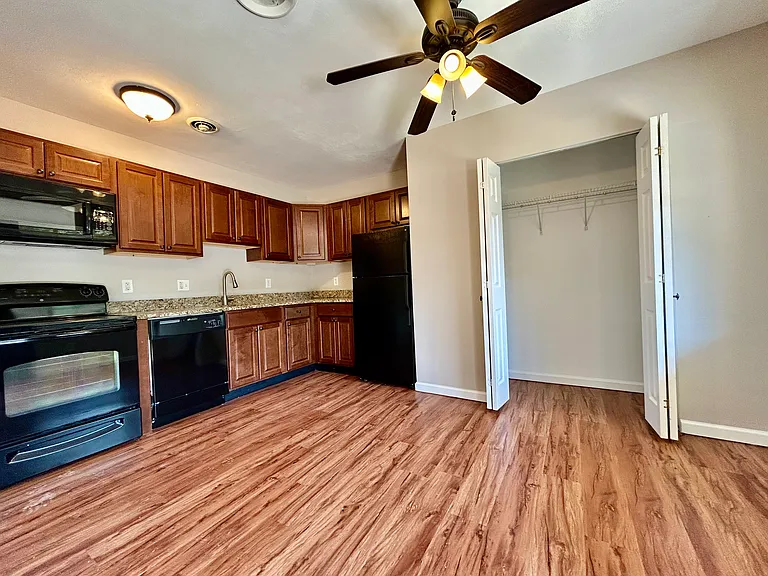 Glen Park Apartments — Photo 18