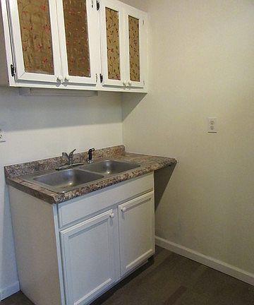 5th image of 123 W Washington Ave