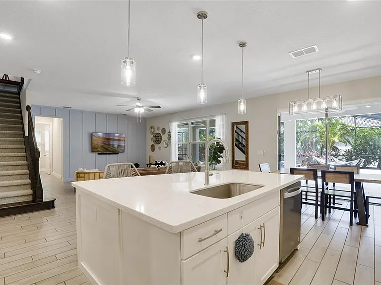 8414 Vivaro Isle Way — Photo 19