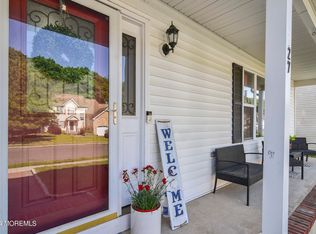 27 Sally St, Howell, NJ 07731