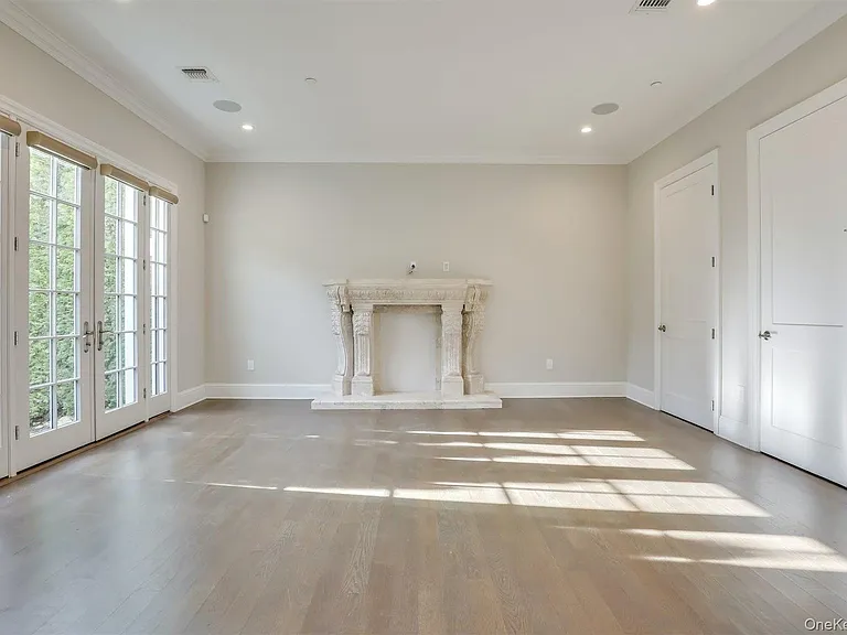 402 Grist Mill Cir — Photo 5