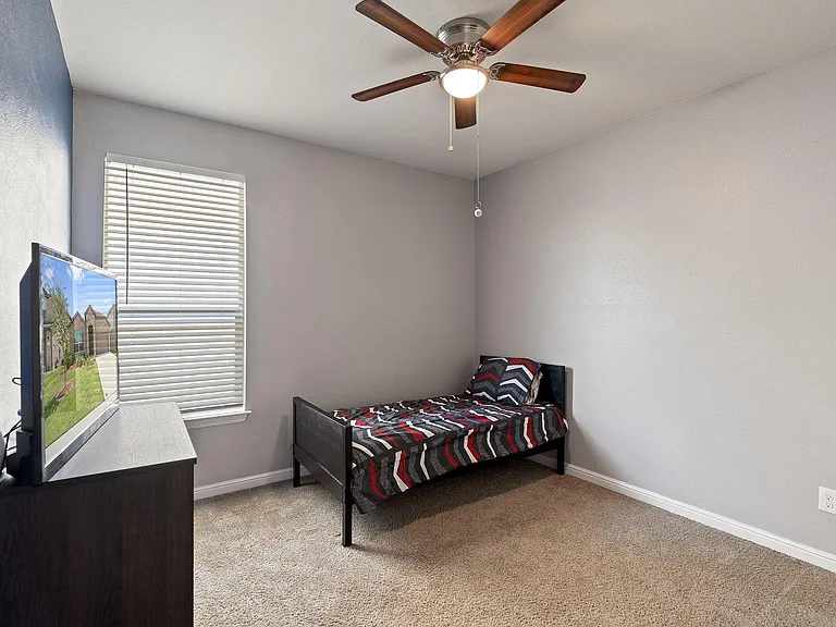 9124 Golden Hollow Ln — Photo 18