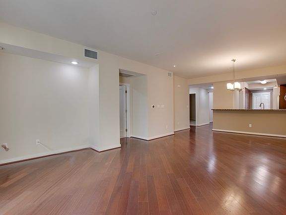 4th image of 5410 La Jolla Blvd #208