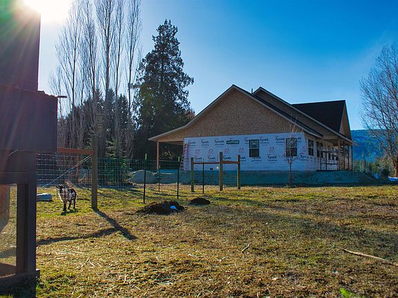 5th image of 2151 Highland Flats Rd