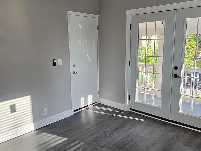 202 Luella Ct — Photo 9