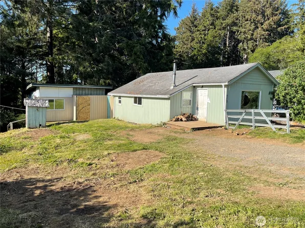 712 Copalis Beach Road, Copalis Beach, WA 98535