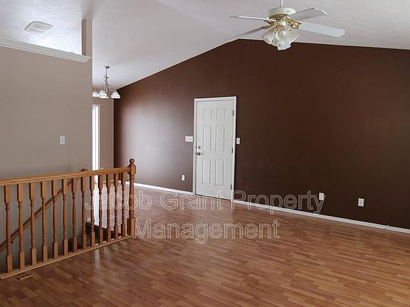 3rd image of 1602 N Crimson Dr
