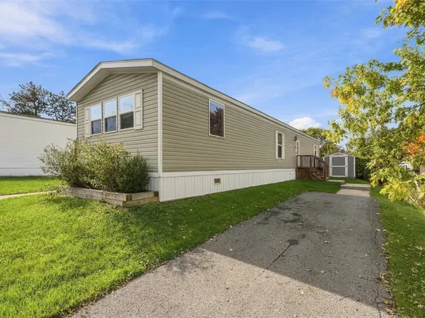 54 S East Dr, Oakdale, PA 15071