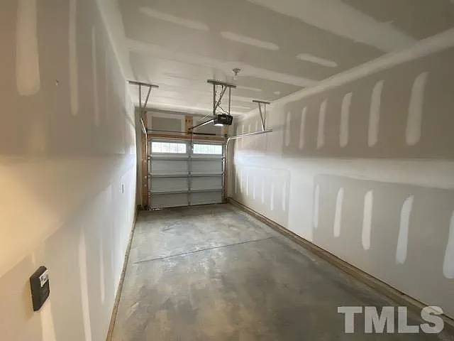 904 Hillman Ln — Photo 22