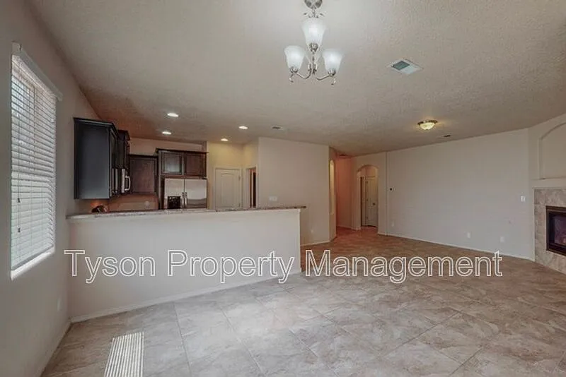 3 bed, 2.0 bath, 1434 sqft, $2,200 — Photo 3
