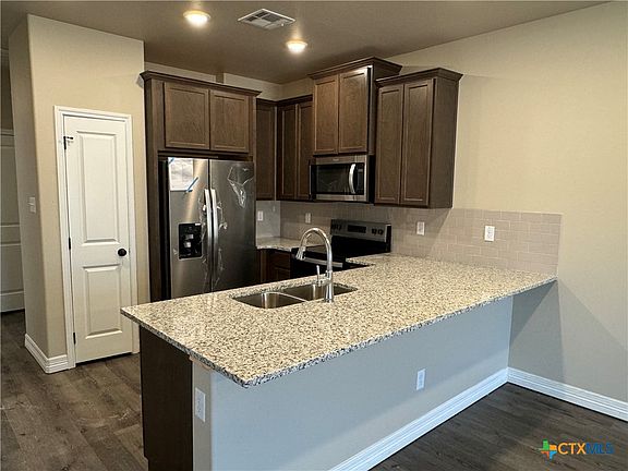 5th image of 1174 Lindsey Dr