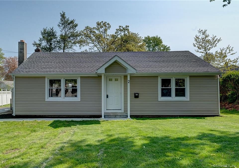 1st image of 2 Carol Dr