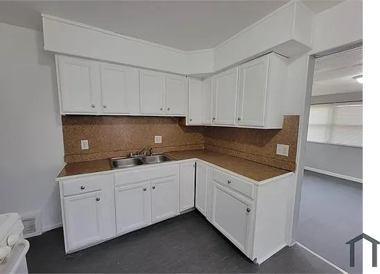16131 Dale St — Photo 13