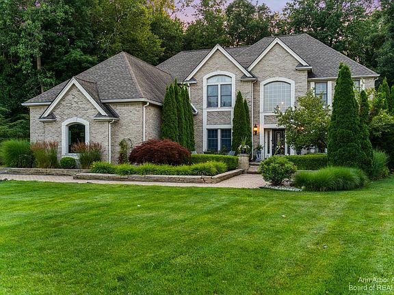 2nd image of 2034 Bay Hill Ct