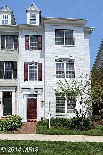 1st image of 1215 Maple Grove Ln