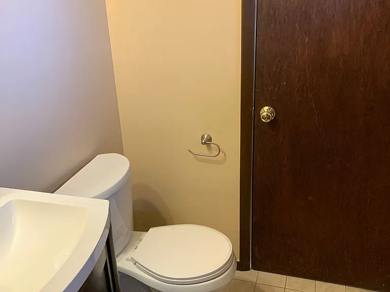 256 Kinsman Ct — Photo 17