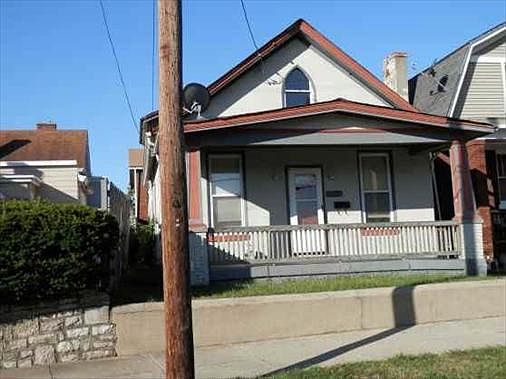 2nd image of 412 Berry St