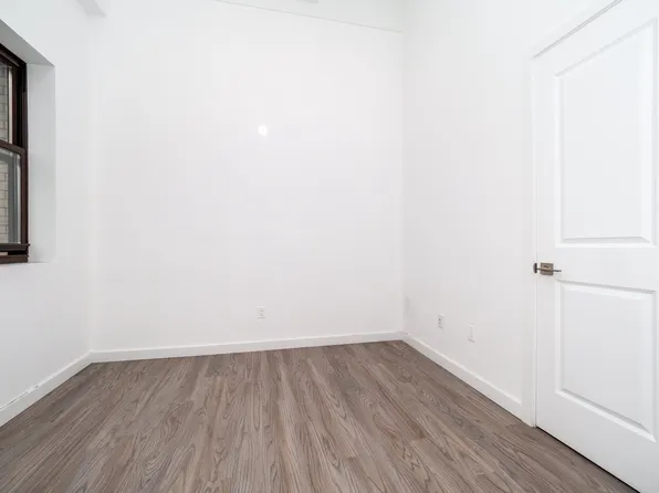 201 Cornelison Avenue image 9 of 12