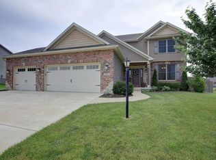 509 E Elk Dr, Mahomet, IL