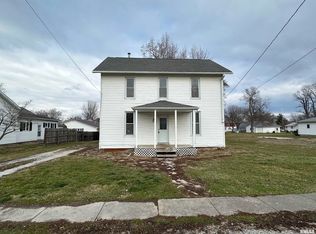 104 E School St, Camp Point, IL 62320