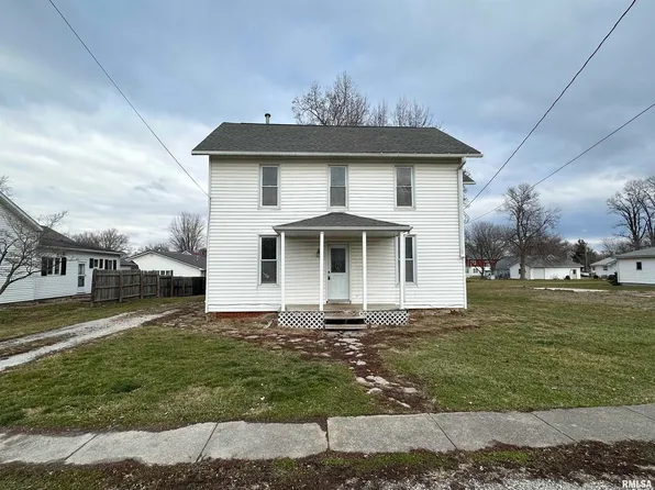 104 E School St, Camp Point, IL 62320
