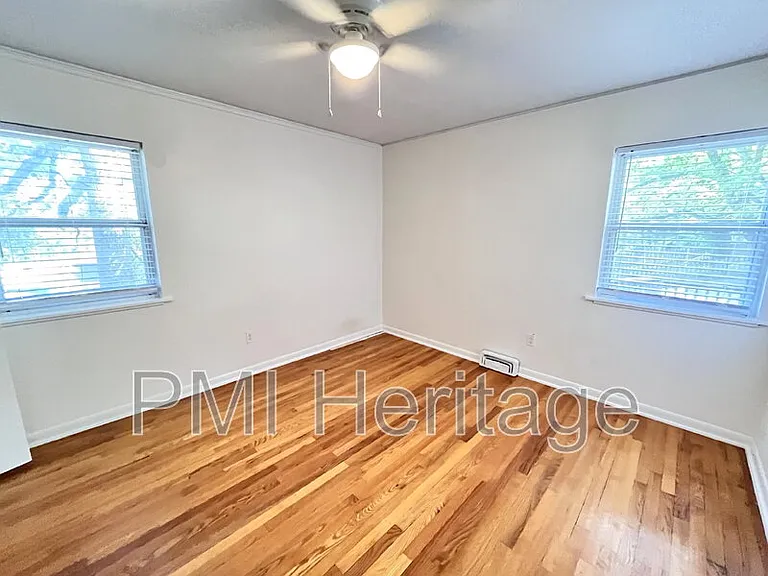1139 N Sunset Dr — Photo 12