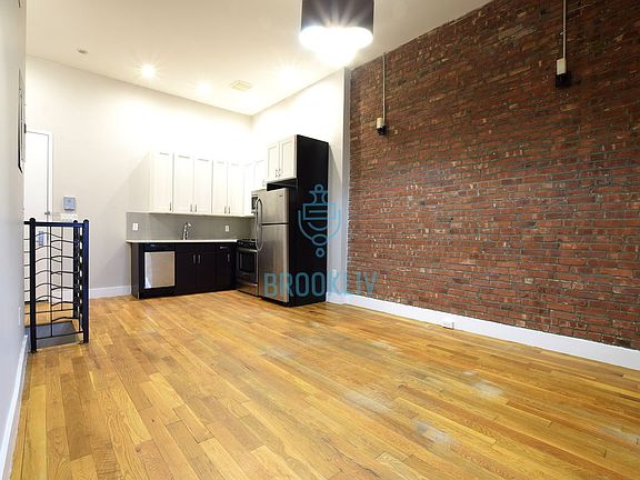 2nd image of 665 Evergreen Ave APT 1L