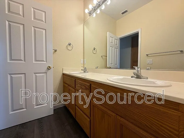 1830 Persimmon Way — Photo 40