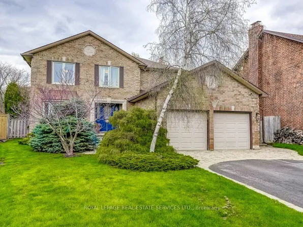 1279 Old English Ln, Oakville, ON L6M 2P6
